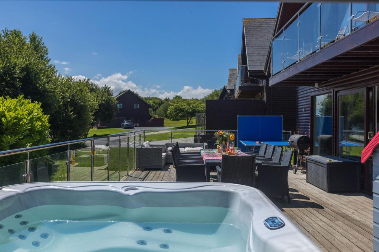 27, Retallack & Holiday home