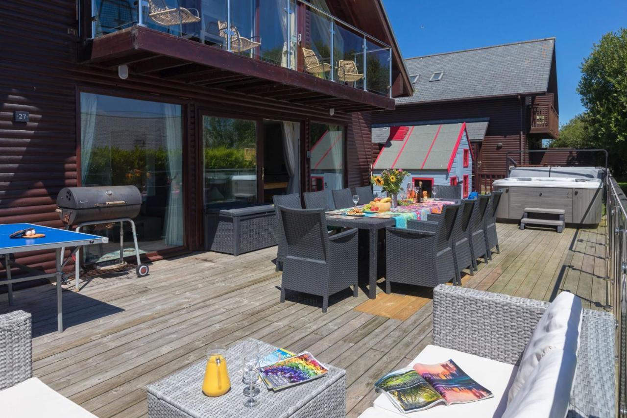 27, Retallack & Holiday home *